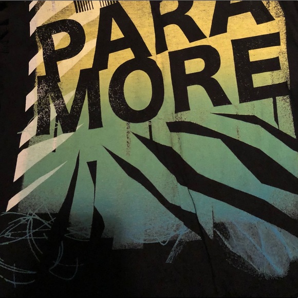 Paramore (band) tee - Picture 3 of 3